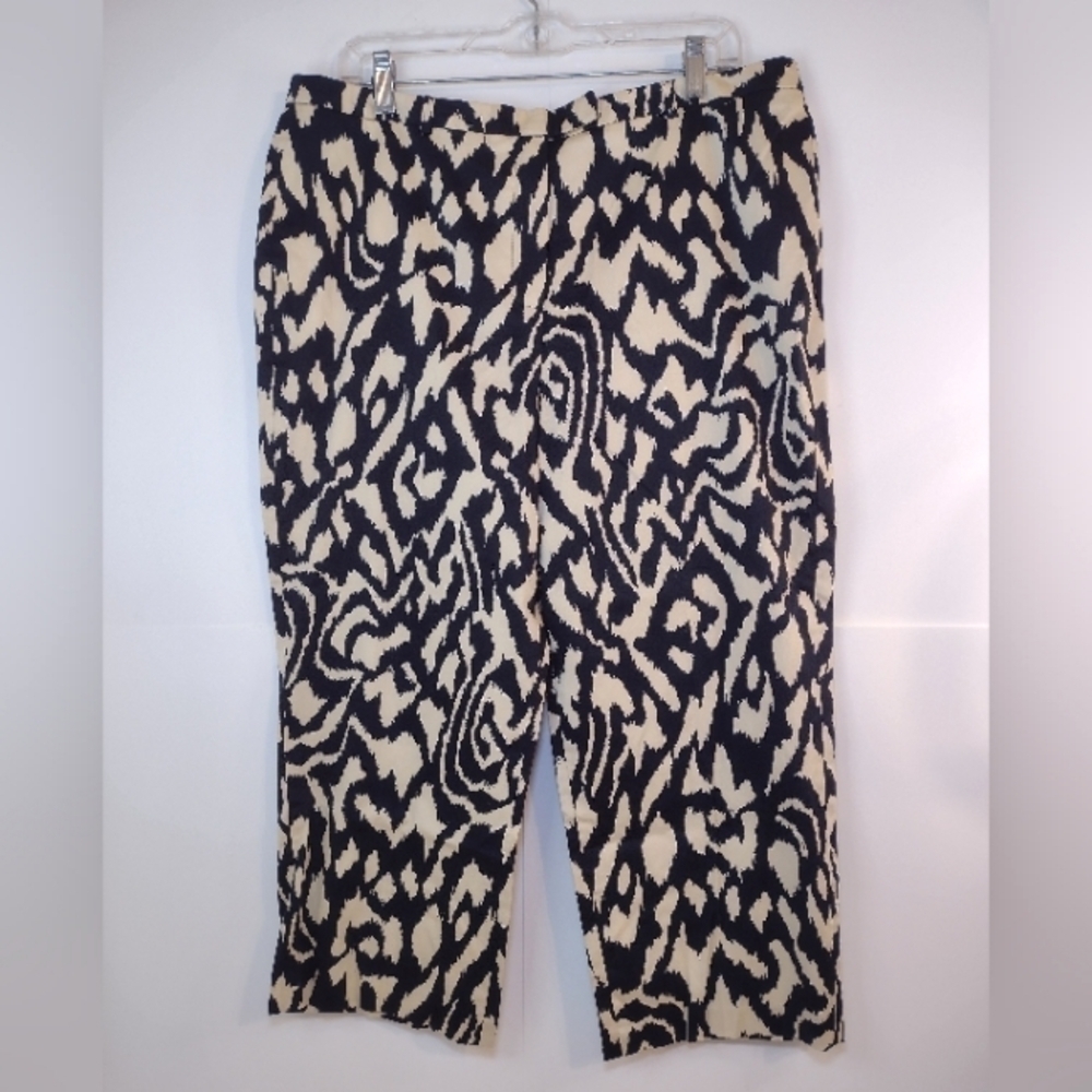New Directions women's black/tan animal print Capri pants size (14)